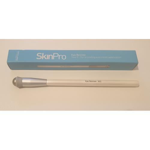 Oriflame SkinPro, Eye Reviver (Aplikator kremów pod oczy) - opinie | zdjęcie do recenzji od zaczytanaorsa - 2