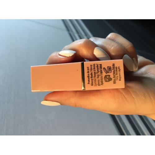 Wibo New Glossy Nude Lipstick (Pomadka do ust) - opinie | zdjęcie do recenzji od MartaSowka - 1