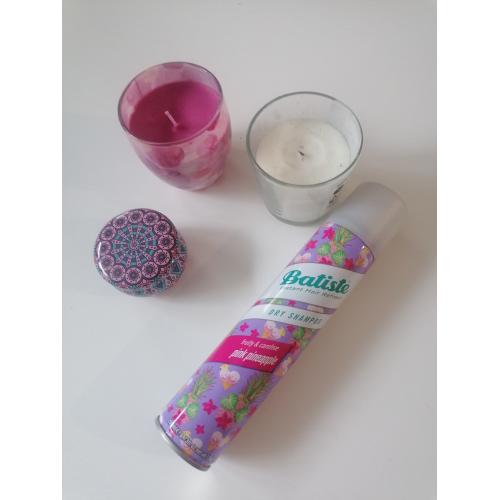 Batiste Pink Pineapple Dry Shampoo (Suchy szampon do włosów) - opinie | zdjęcie do recenzji od blondeinbeauty