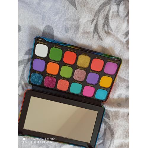 Revolution Beauty (Makeup Revolution) Forever Flawless Bird of Paradise Eyeshadow Palette (Paleta 18 cieni do powiek) - opinie | zdjęcie do recenzji od daria_tkaczyk - 3