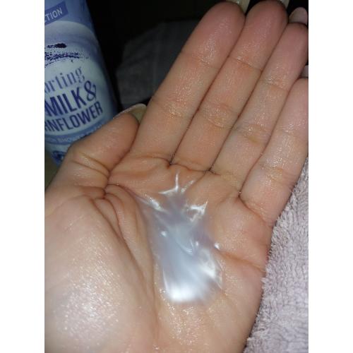 Avon Senses, Moon Milk Collection, Rich Shower Creme Oat Milk & Cornflower (Kremowy żel pod prysznic `Mleko owsiane i chaber`) - opinie | zdjęcie do recenzji od louissth