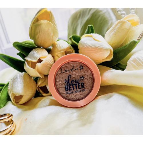 Lovely Glow Better Highlighter (Szampański rozświetlacz do twarzy) - opinie | zdjęcie do recenzji od Babski_zakatek_ - 1