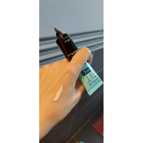 Maybelline New York Fit Me, Matt + Poreless Mattifying Primer SPF 20 (Matująca baza pod makijaż) - opinie | zdjęcie do recenzji od MartaSowka - 5