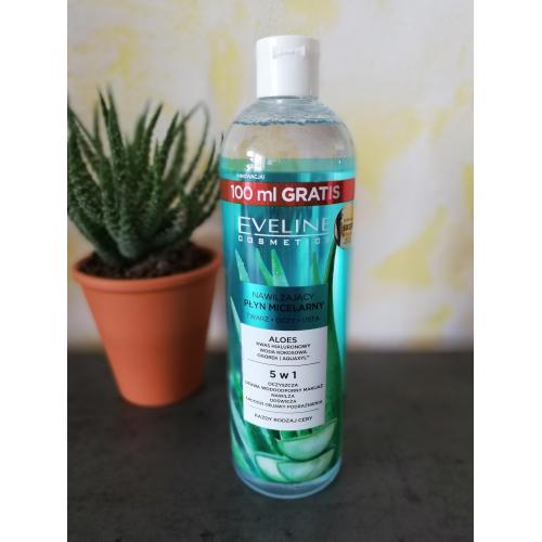 Eveline Cosmetics Nawilżający płyn micelarny 5w1  `Aloes` - opinie | zdjęcie do recenzji od Justyna_moja_pielegnacja - 1