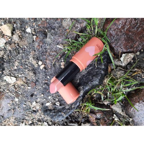 Oriflame OnColour, Luscious Chocolate  Lipstick (Pomadka do ust o zapachu czekolady) - opinie | zdjęcie do recenzji od Smerfeta83 - 2