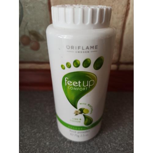 Oriflame Feet Up Comfort, Deodorising Foot Talc Lime & Cotton (Dezodorujący talk do stóp) - opinie | zdjęcie do recenzji od ciasteczkowapanna