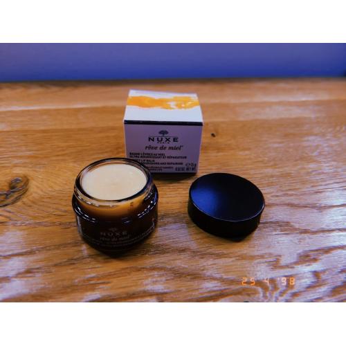 Nuxe Reve de Miel, Baume Levres [Lip Balm] (Balsam do ust ( stara wersja )) - opinie | zdjęcie do recenzji od Rumcykiewicz