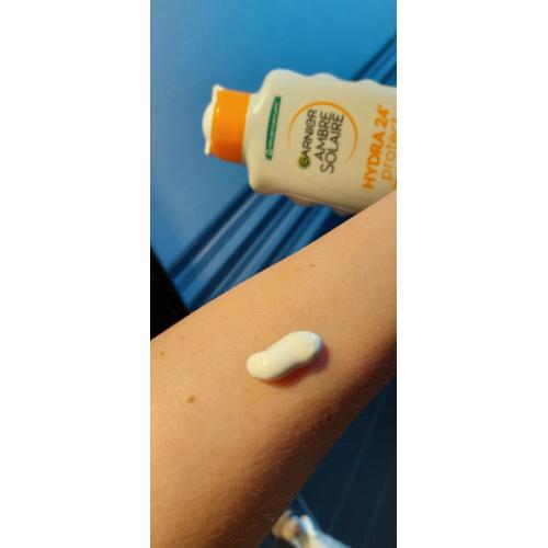 Garnier Ampre Solaire, Protection  Lotion  24h Hydration SPF 50+ (Balsam ochronny o nawilżającej formule) - opinie | zdjęcie do recenzji od MartaSowka - 4