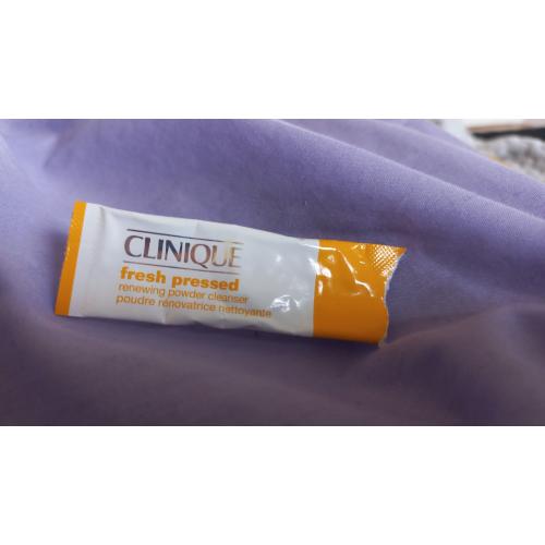 Clinique Fresh Pressed, Renewing Powder Cleanser with Pure Vitamin C (Saszetki z pudrem oczyszczającym) - opinie | zdjęcie do recenzji od Medea05