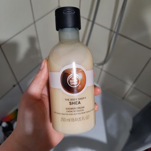The Body Shop Shea, Shower Cream (Kremowy żel pod prysznic z masłem shea) - opinie | zdjęcie do recenzji od muzycznainspiracja - 1