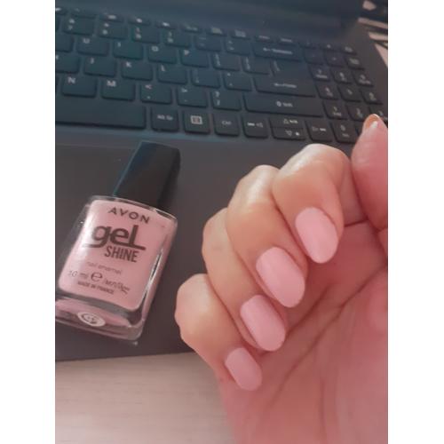 Avon Gel Finish 2 in 1 Nail Enamel (Lakier dający efekt żelowego manicure) - opinie | zdjęcie do recenzji od easygo