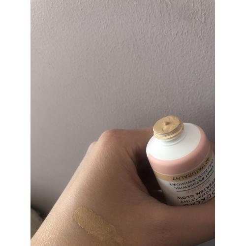 Soraya Glam Make-Up, Kryjący podkład pielęgnacyjny z efektem glow - opinie | zdjęcie do recenzji od Alicjabor - 2