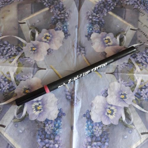 Avon Mark, 2 in 1 Lip Tattoo (Tatuaż do ust we flamastrze) - opinie | zdjęcie do recenzji od Andromeda1966