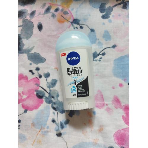 Nivea Black & White Invisible Pure, Antiperspirant Stick  5 in 1 (Antyperspirant w sztyfcie) - opinie | zdjęcie do recenzji od Acissej25