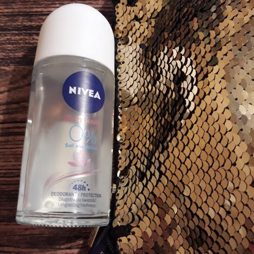 Nivea Fresh Flower, Dezodorant roll-on 0% soli aluminium - opinie | zdjęcie do recenzji od Andromeda1966