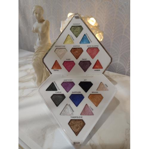 I Heart Revolution Diamond Bright Eyeshadow Palette (Paleta cieni do powiek) - opinie | zdjęcie do recenzji od quirkynata - 1
