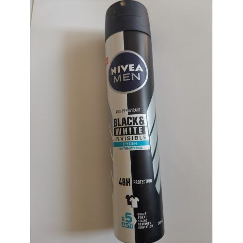Nivea Men, Invisible Fresh Black & White, Antyperspirant w sprayu - opinie | zdjęcie do recenzji od Ewafefka - 1