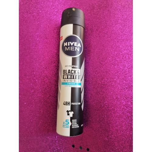 Nivea Men, Invisible Fresh Black & White, Antyperspirant w sprayu - opinie | zdjęcie do recenzji od Ewafefka - 4