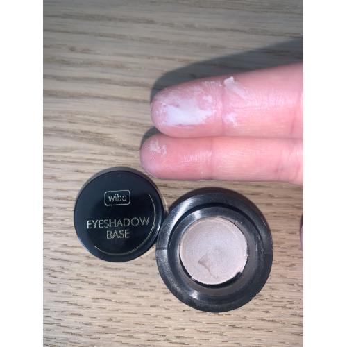 Wibo Eyeshadow Base (Baza pod cienie do oczu) - opinie | zdjęcie do recenzji od Zuzolinaa