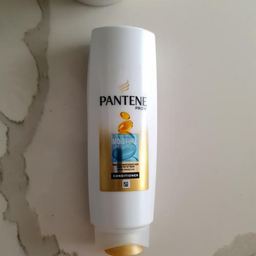Pantene Pro-V, Odnowa Nawilżenia, Odżywka do włosów suchych pozbawionych witalności (nowa wersja) - opinie | zdjęcie do recenzji od Karolinakosmetyki - 1