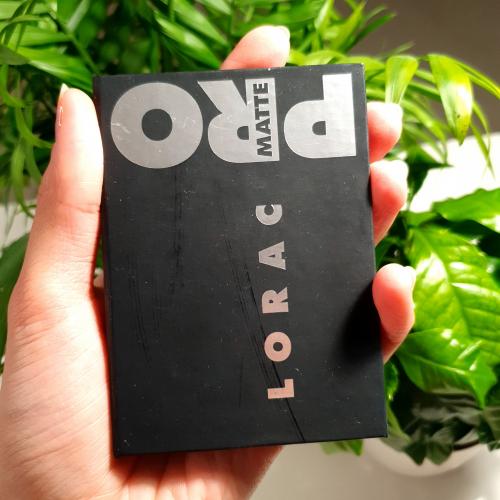 Lorac PRO, Matte Eyeshadow Palette (Paleta 8 matowych cieni do oczu) - opinie | zdjęcie do recenzji od Karolinakosmetyki - 2