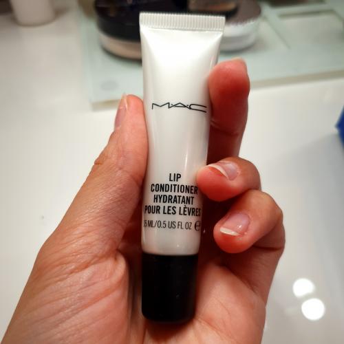 M.A.C. Lip Conditioner (Balsam do ust) - opinie | zdjęcie do recenzji od Karolinakosmetyki