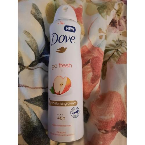 Dove Go Fresh, Antyperspirant w aerozolu o zapachu jabłka i białej herbaty - opinie | zdjęcie do recenzji od Qradomowa86