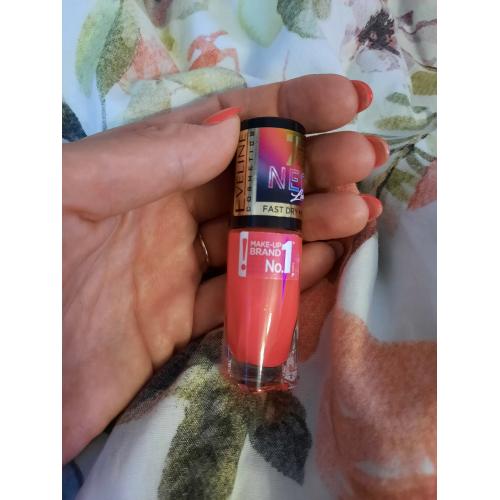 Eveline Cosmetics Neon Lunacy Gel Laque (Lakier do paznokci) - opinie | zdjęcie do recenzji od Qradomowa86