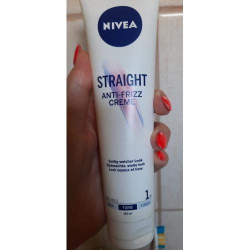Nivea Straight Anti-frizz Creme (Krem do włosów wygładzający) - opinie | zdjęcie do recenzji od Qradomowa86