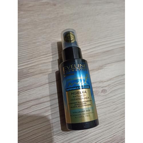 Eveline Cosmetics Mattifying & Refreshing Long Lasting Mist (Mgiełka matująco-odświeżająca) - opinie | zdjęcie do recenzji od annamaq - 2