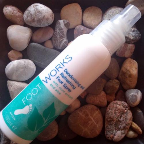 Avon Foot Works, Beautiful, Mint & Aloe, Cooling Foot Spray (Chłodzący spray do stóp i nóg z miętą i aloesem) - opinie | zdjęcie do recenzji od AnaSky
