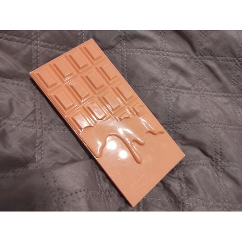 I Heart Revolution Chocolate and Peaches Shadow Palette (Paleta 16 cieni do powiek) - opinie | zdjęcie do recenzji od mm2991 - 1