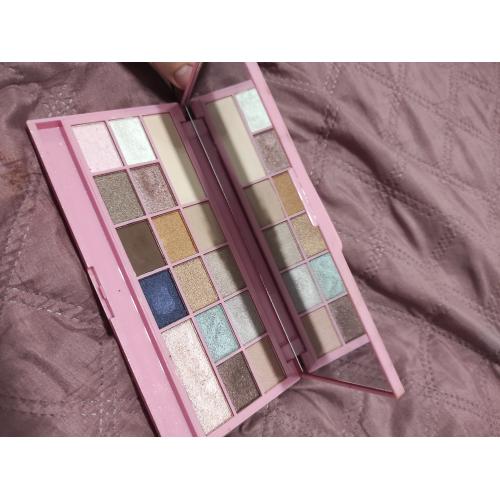I Heart Revolution Pink Fizz Shadow Palette (Paleta 16 cieni do powiek) - opinie | zdjęcie do recenzji od mm2991 - 2