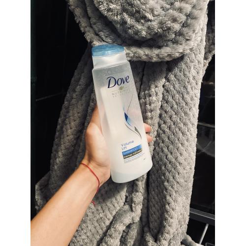 Dove Nutrive Solutions Volume Lift Shampoo (Szampon do włosów pozbawionych objętości) - opinie | zdjęcie do recenzji od rozarozewicz