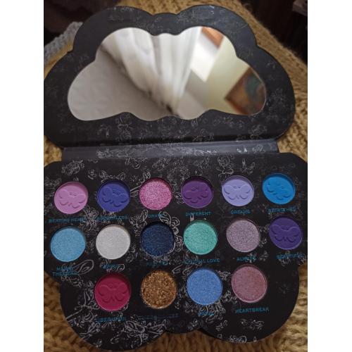 Revolution Beauty (Makeup Revolution) Revolution X Corpse Bride, Butterfly Eyeshadow Palette (Paleta cieni do powiek) - opinie | zdjęcie do recenzji od Adriannakowalska9 - 2