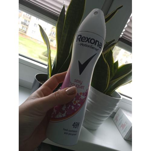 Rexona Woman, Motion Sense, Sexy Bouquet, Strawberry & Apricot, Antyperspirant w sprayu - opinie | zdjęcie do recenzji od Moniula93