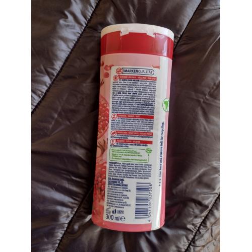Isana Colorglanz [Colour Shine], Granatapfel & Guarana, Shampoo (Szampon do włosów  'Połysk koloru' (nowa wersja)) - opinie | zdjęcie do recenzji od irena2202 - 1