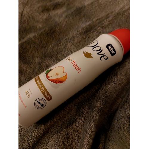 Dove Go Fresh, Antyperspirant w aerozolu o zapachu jabłka i białej herbaty - opinie | zdjęcie do recenzji od Ejvaaa
