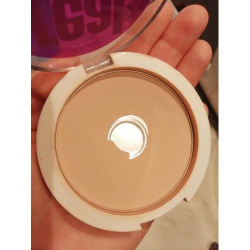 Avon Color Trend, Pressed Powder (nowa wersja) (Puder `Świecenie pod kontrolą`) - opinie | zdjęcie do recenzji od dunianasia