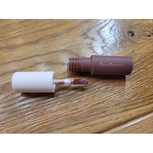 Rare Beauty Lip Soufflé Matte Lip Cream (Matowa pomadka do ust w płynie) - opinie | zdjęcie do recenzji od Rumcykiewicz