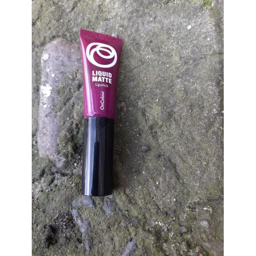 Oriflame OnColour, Liquid Matte Lipstick (Matowa pomadka w  płynie) - opinie | zdjęcie do recenzji od Smerfeta83 - 3