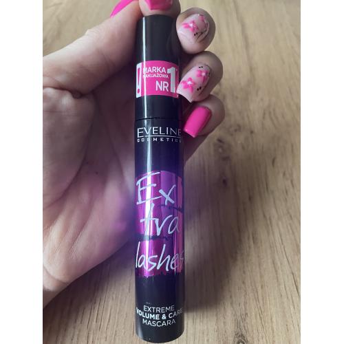 Eveline Cosmetics Extra Lashes Volume & Care Mascara (Tusz do rzęs ekstremalnie pogrubiający) - opinie | zdjęcie do recenzji od Anetta19