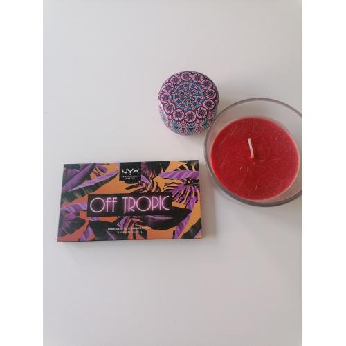 NYX Professional Makeup Off Tropic, Shifting Sand Shadow Palette (Paleta 10 cieni do powiek) - opinie | zdjęcie do recenzji od blondeinbeauty