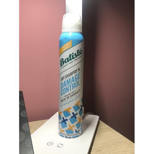 Batiste Dry Shampoo & Damage Control (Suchy Szampon do włosów zniszczonych) - opinie | zdjęcie do recenzji od Julia08802