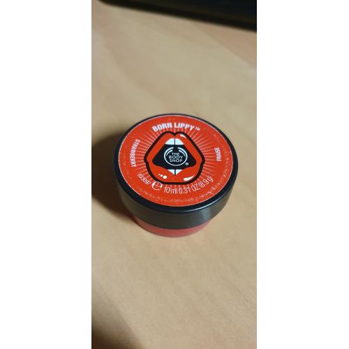 The Body Shop Born Lippy, Lip Balm (Balsam do ust) - opinie | zdjęcie do recenzji od Veronika2612 - 1