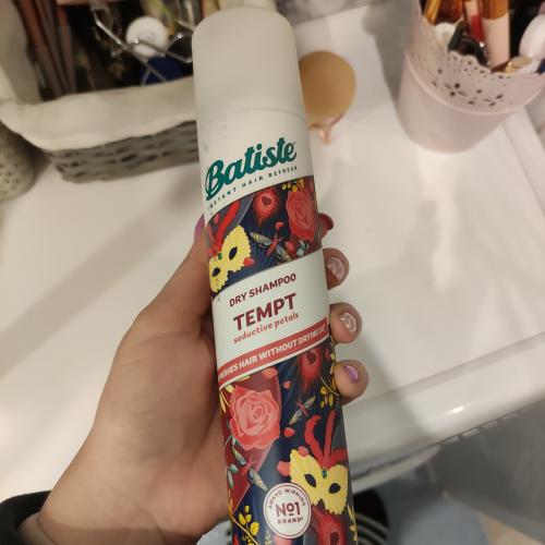 Batiste Tempt Edgy & Romantic Dry Shampoo (Suchy szampon do włosów przetłuszczających się) - opinie | zdjęcie do recenzji od olkapatolkaa