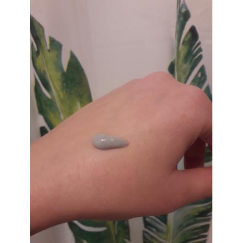 Essence Prime + Studio, Mattifying + Pore Minimizing Primer  (Matująca baza pod makijaż z czarną glinką minimalizująca pory) - opinie | zdjęcie do recenzji od Magda_cafe_con_leche - 2