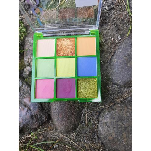 Eveline Cosmetics Look Up, Neon Lime Eyeshadow Palette (Paletka cieni do powiek) - opinie | zdjęcie do recenzji od Smerfeta83 - 4