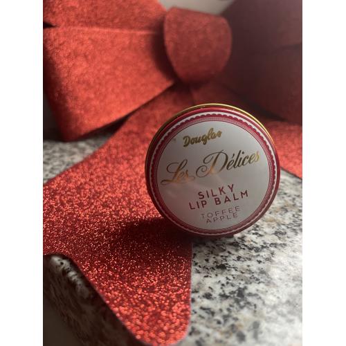 Douglas Collection Les Delices, Silky Lip Balm Toffee Apple (Balsam do ust `Toffi i jabłko`) - opinie | zdjęcie do recenzji od Myszamouse - 1