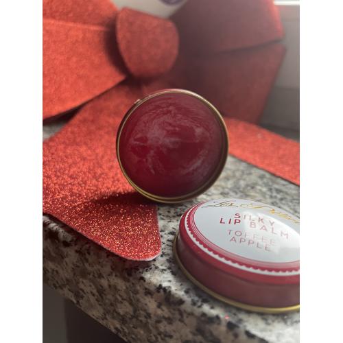 Douglas Collection Les Delices, Silky Lip Balm Toffee Apple (Balsam do ust `Toffi i jabłko`) - opinie | zdjęcie do recenzji od Myszamouse - 2